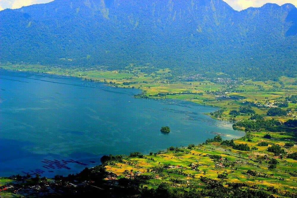 Pemandangan Pulau Mandeh dan destinasi alam Sumatera Barat, foto 2 dari 3