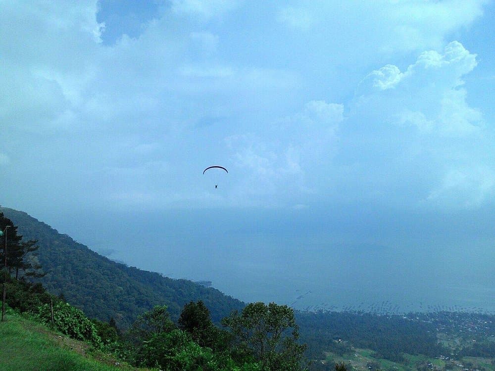 Istano Silindung Bulan, Lembah Anai, dan Danau Maninjau untuk study tour, foto 3 dari 3