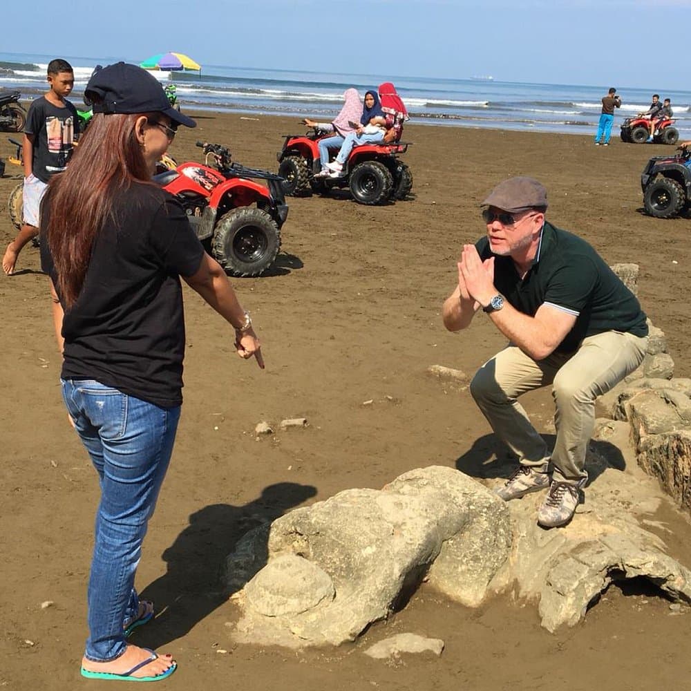 Pantai Air Manis dan destinasi wisata sekitar Padang untuk open trip, foto 3 dari 3